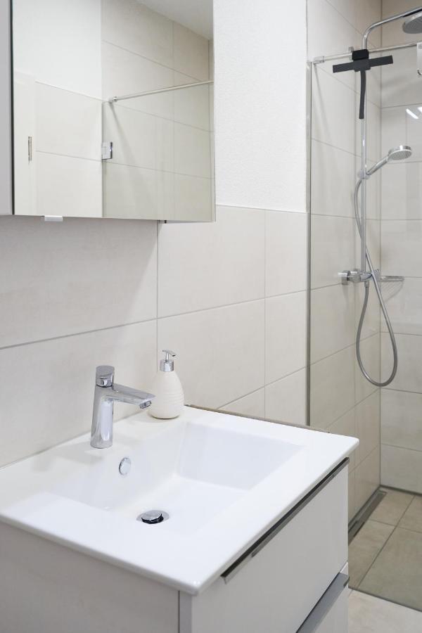 Apartwehr Business&Ferien Apartment Lila Exteriör bild